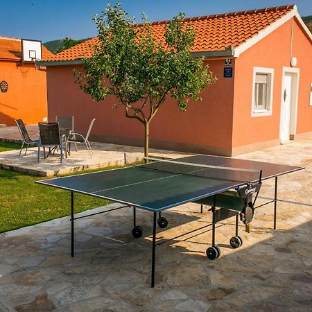 Vacation House Radosic Radosic  ภายนอก รูปภาพ