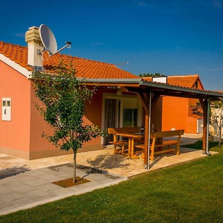 Vacation House Radosic Radosic  ภายนอก รูปภาพ