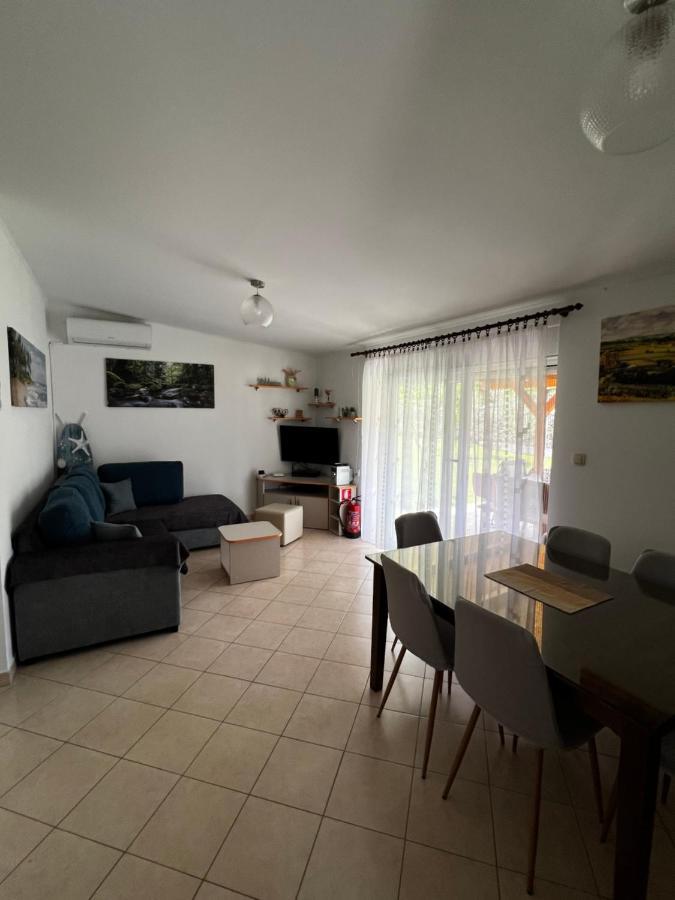Vacation House Radosic Radosic  ภายนอก รูปภาพ