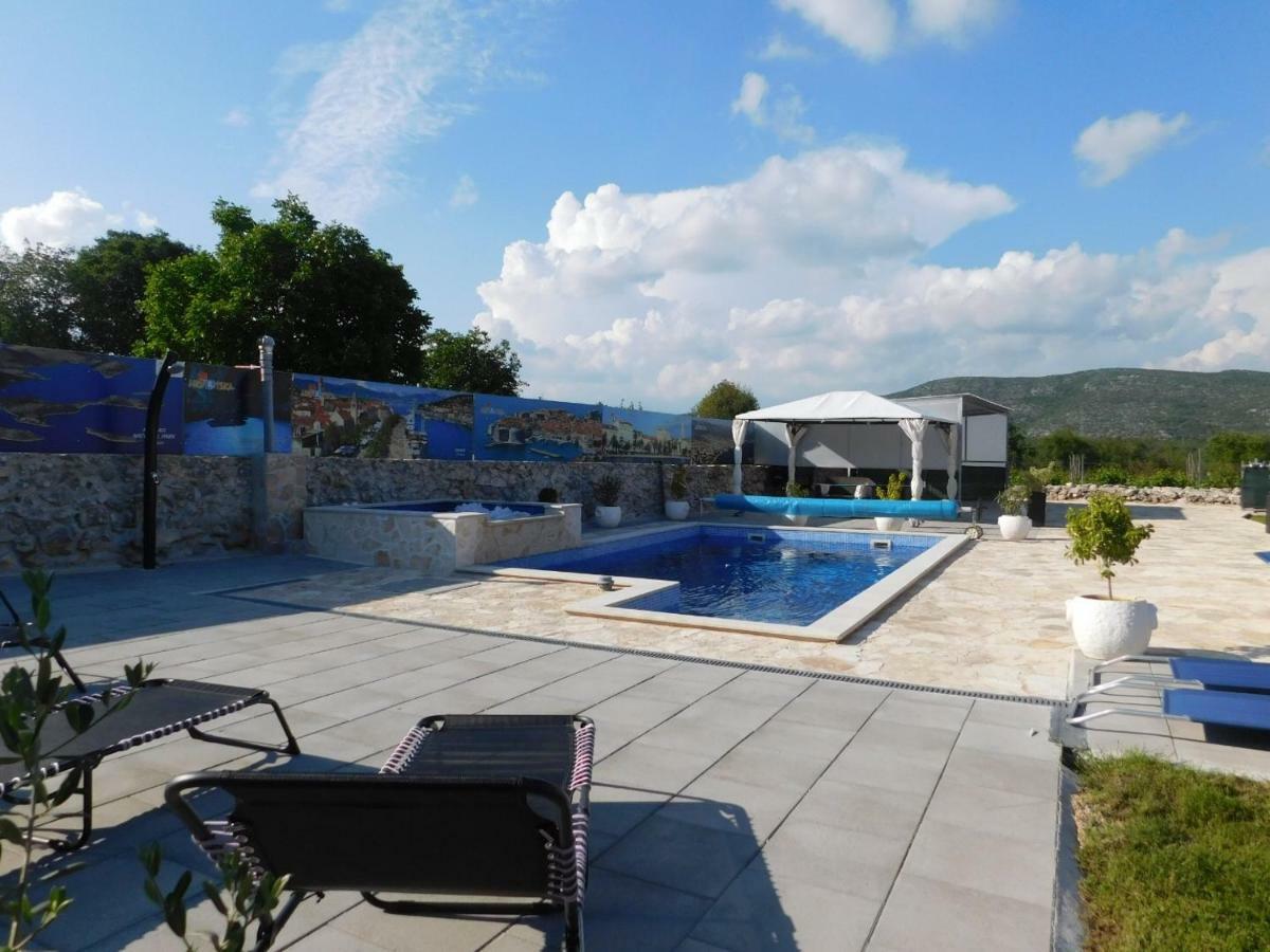 Vacation House Radosic Radosic  ภายนอก รูปภาพ