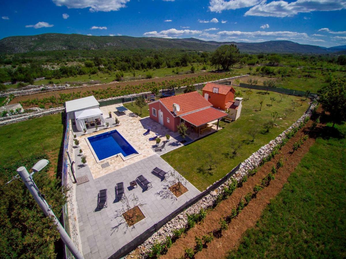 Vacation House Radosic Radosic  ภายนอก รูปภาพ